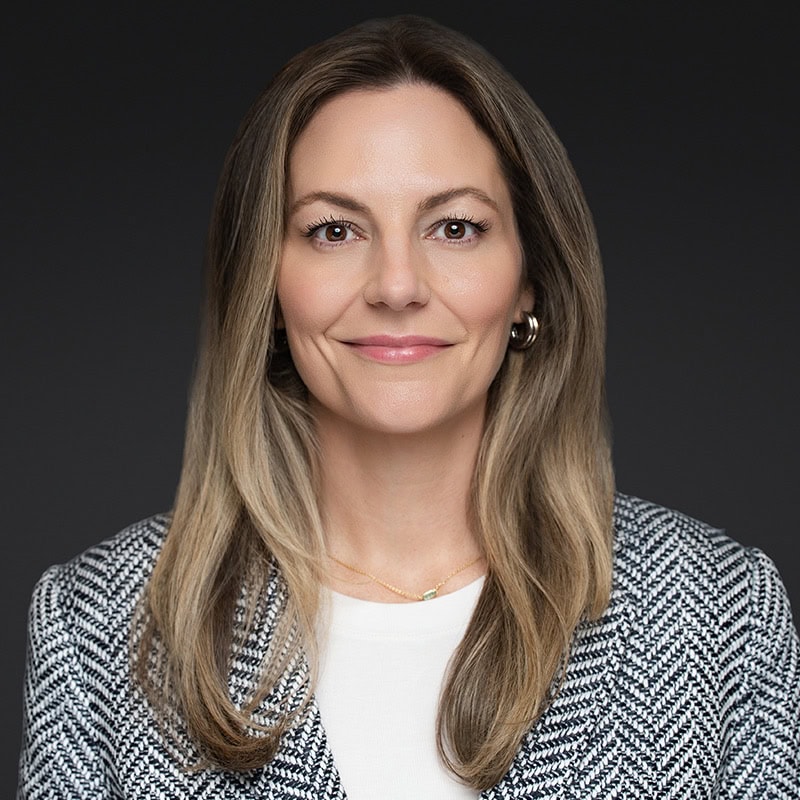 Lauren Holic of FTI Consulting corporate headshot